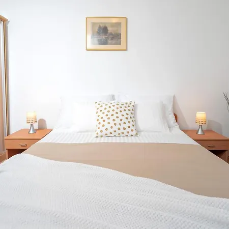 Novak - Zf Hvar Guest house