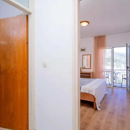 Novak - Zf Hvar Guest house